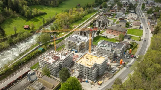 Aktueller Baufortschritt der Residenz WEREIJA Wohnanlage in Visp, Schweiz